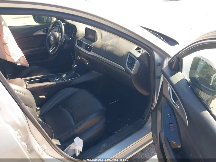 2018 MAZDA MAZDA3 TOURING