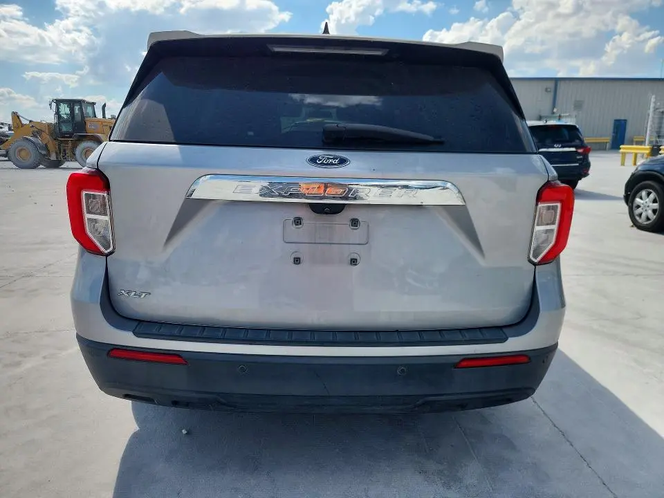 2021 FORD EXPLORER XLT  