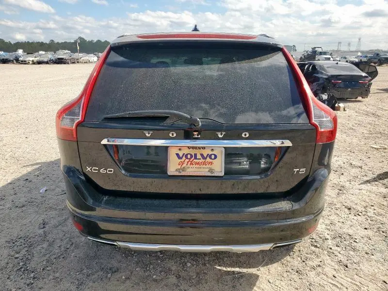 2015 VOLVO XC60 T5 PREMIER+  