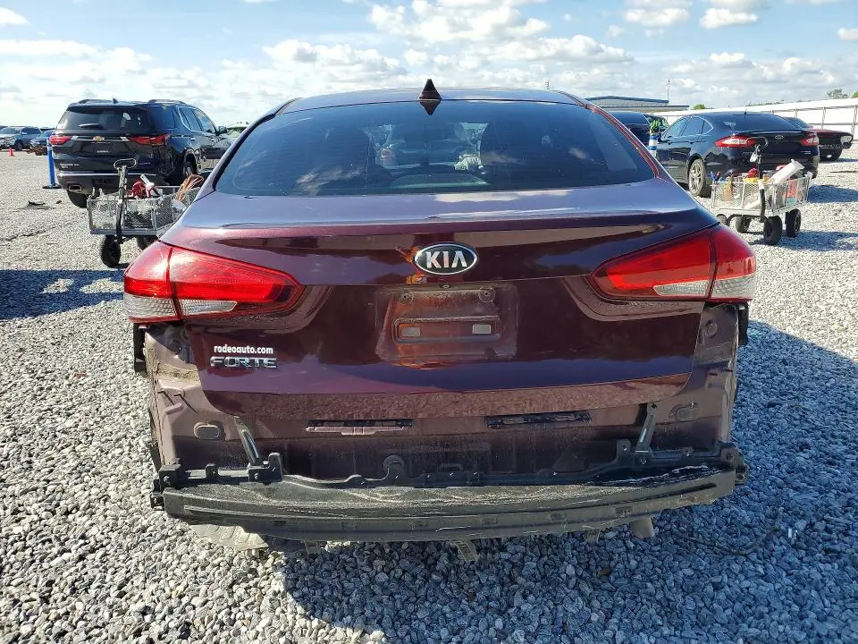 2018 KIA FORTE LX  