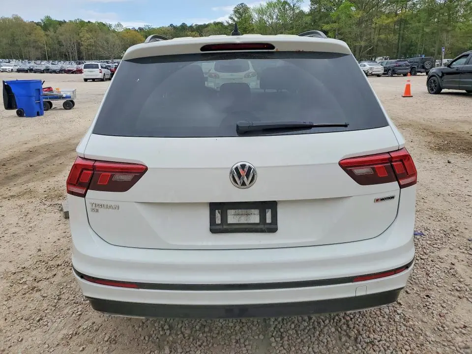 2021 VOLKSWAGEN TIGUAN SE  