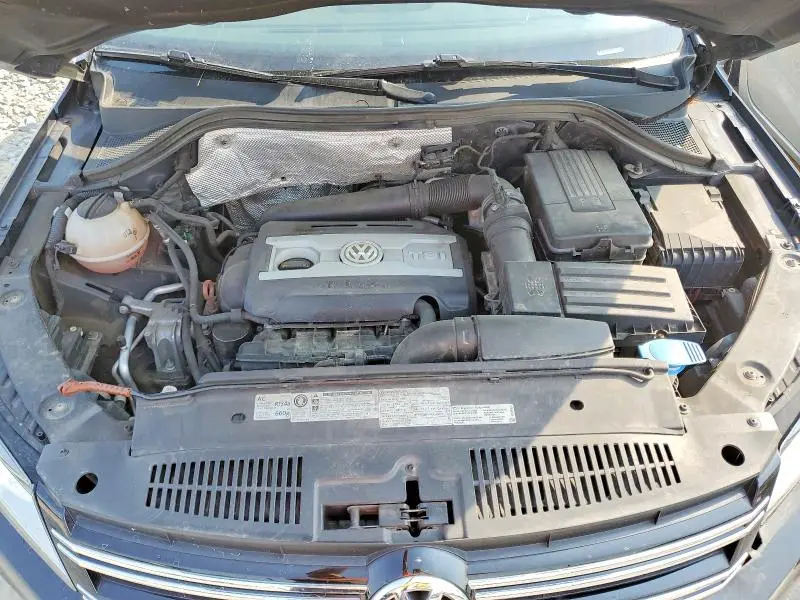 2013 VOLKSWAGEN TIGUAN S  