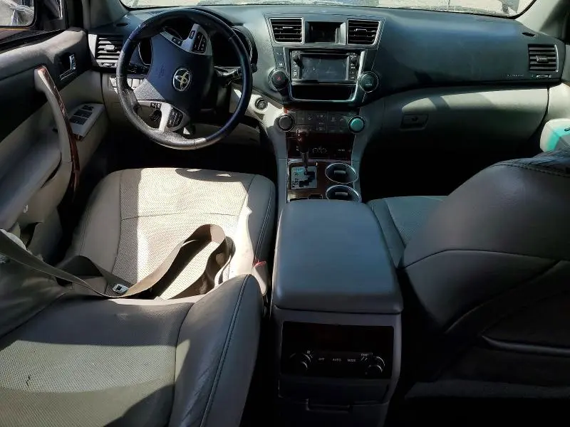2013 TOYOTA HIGHLANDER LIMITED  