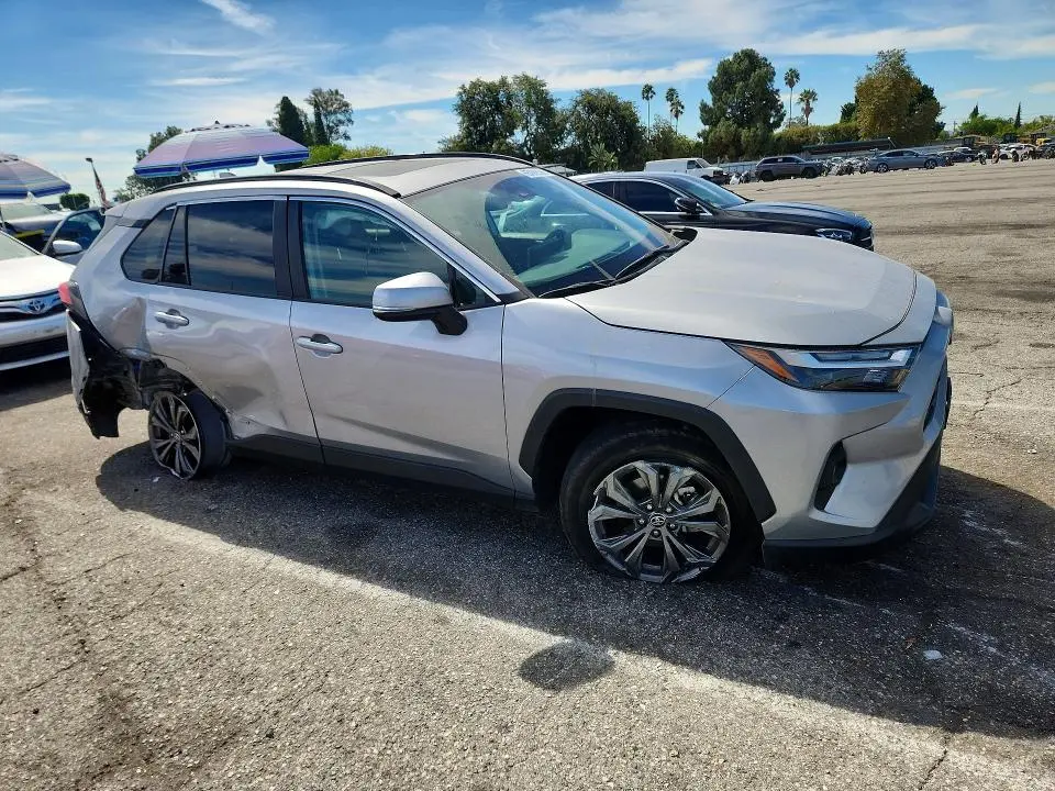2024 TOYOTA RAV4 XLE PREMIUM  