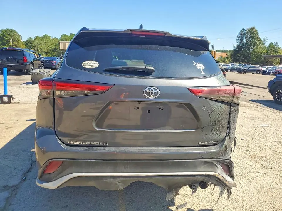 2022 TOYOTA HIGHLANDER XSE  