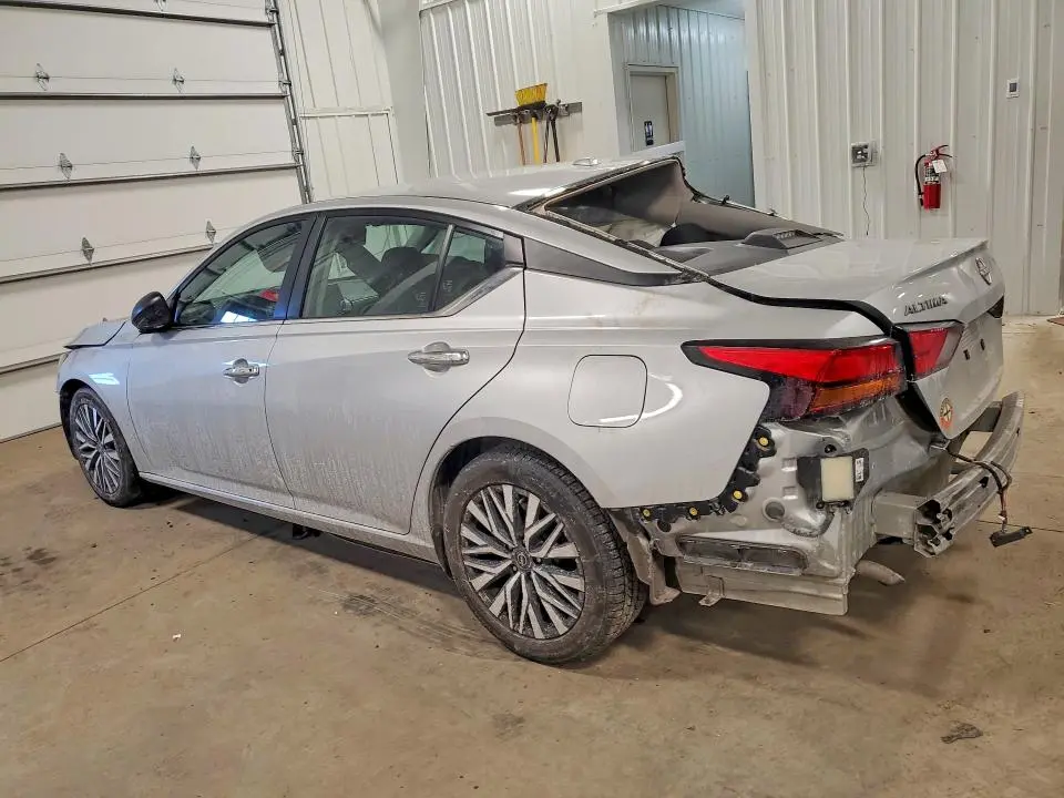 2024 NISSAN ALTIMA SV  