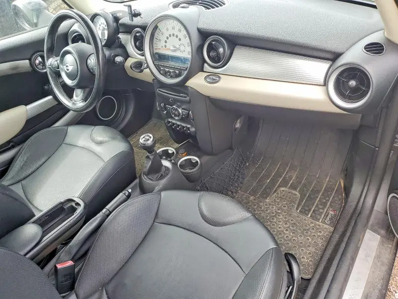 2011 MINI COOPER S  