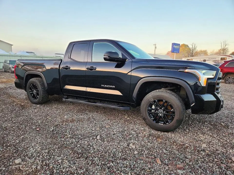 2022 TOYOTA TUNDRA SR5  