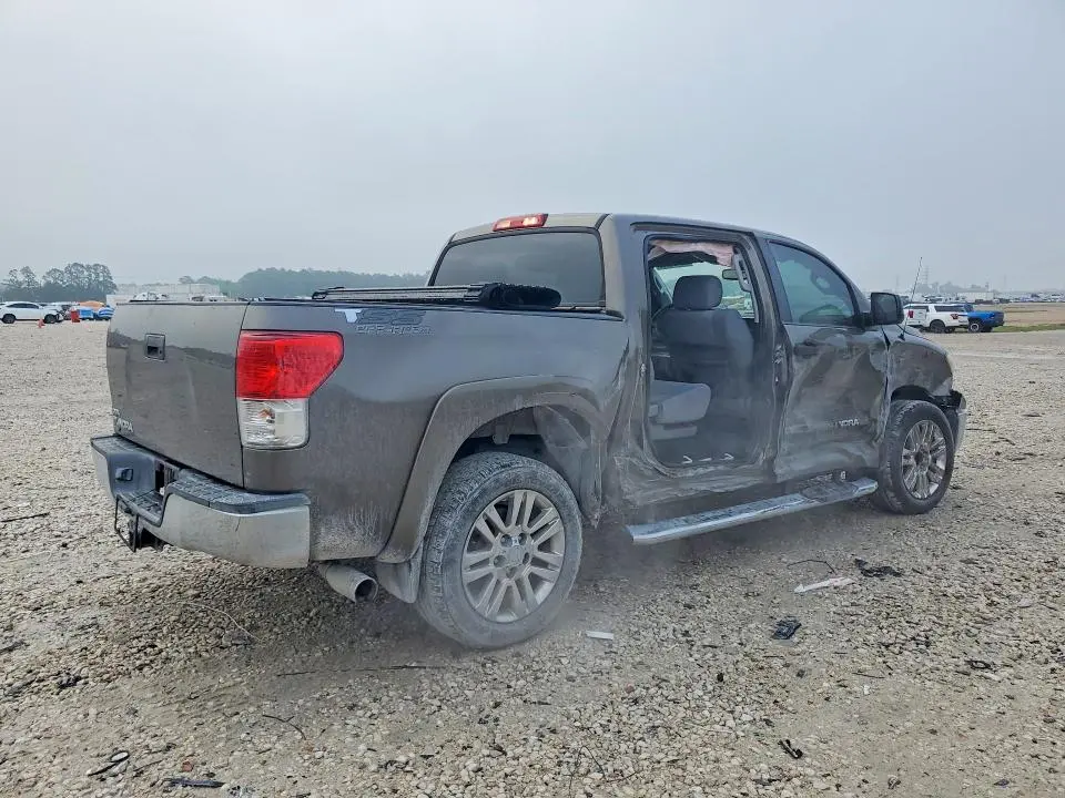 2013 TOYOTA TUNDRA CREWMAX SR5  