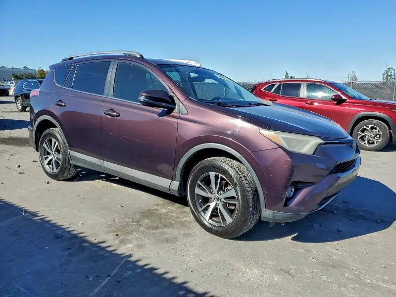 2017 TOYOTA RAV4 XLE  