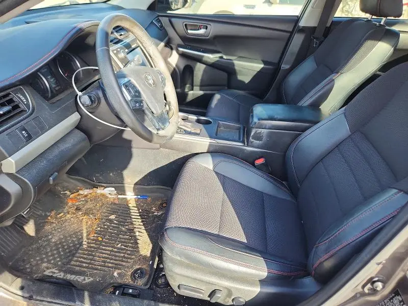 2017 TOYOTA CAMRY SE  
