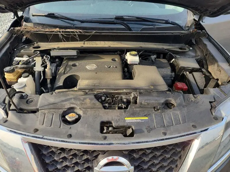 2016 NISSAN PATHFINDER SL  