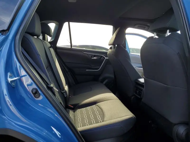 2024 TOYOTA RAV4 SE  