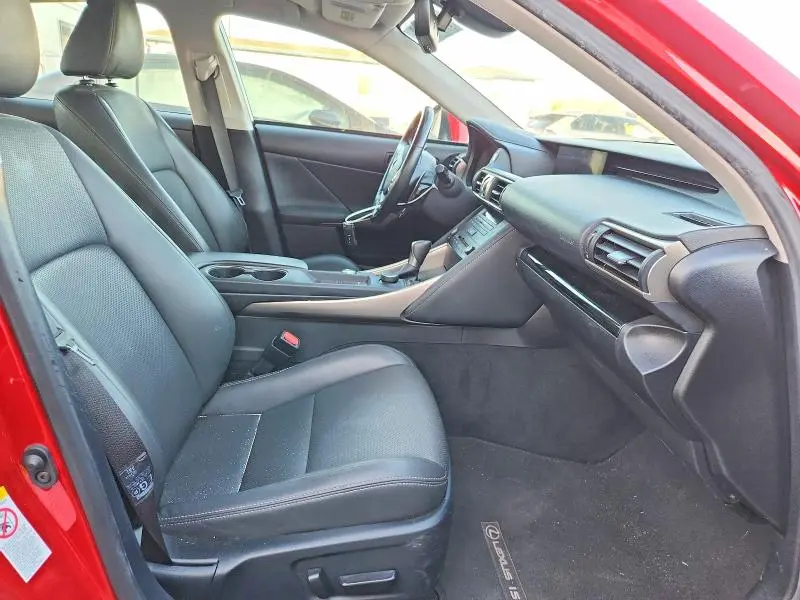 2019 LEXUS IS 300  