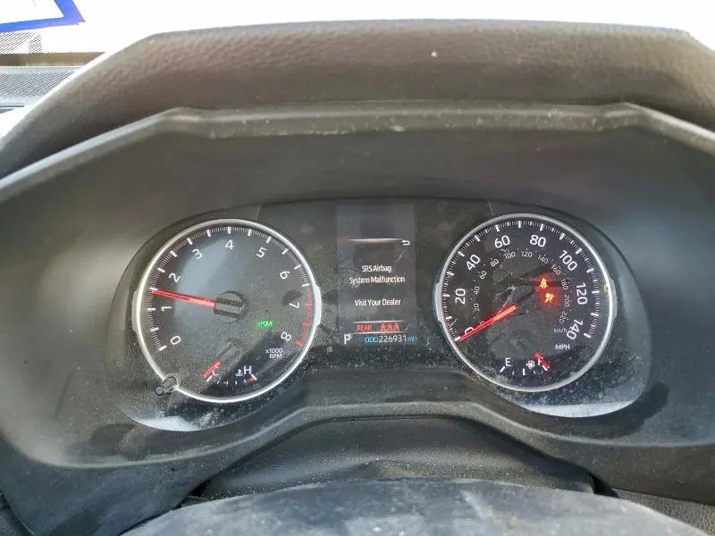 2019 TOYOTA RAV4 XLE  