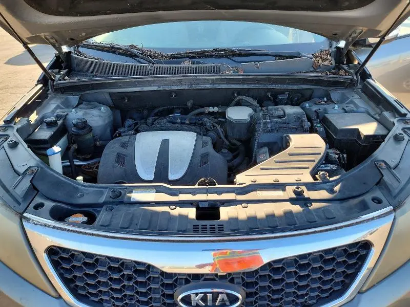 2011 KIA SORENTO LX  