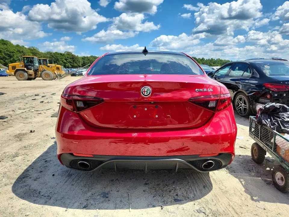 2017 ALFA ROMEO GIULIA   