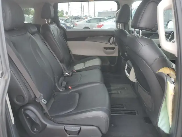 2022 KIA CARNIVAL LX  