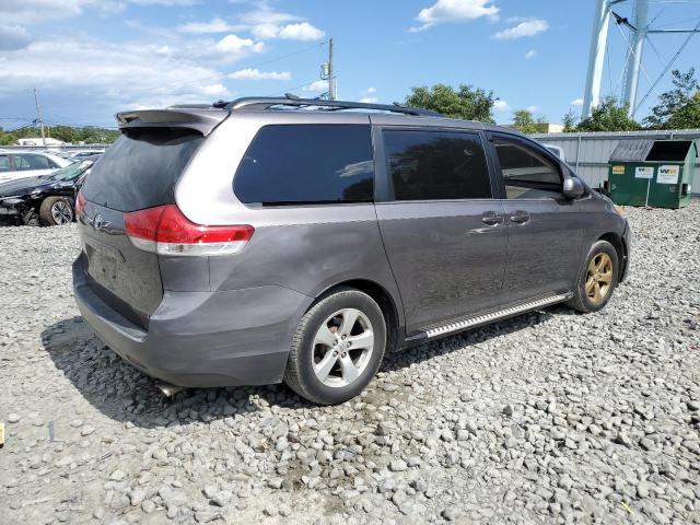 2013 TOYOTA SIENNA LE