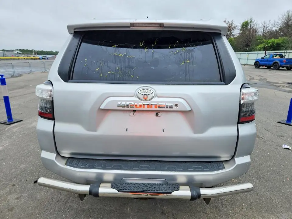 2015 TOYOTA 4RUNNER SR5  