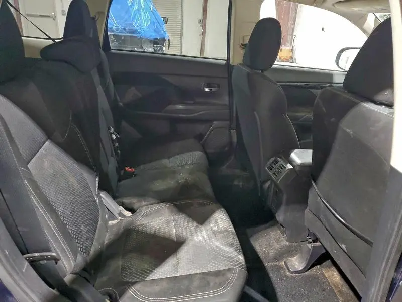 2020 MITSUBISHI OUTLANDER SE  