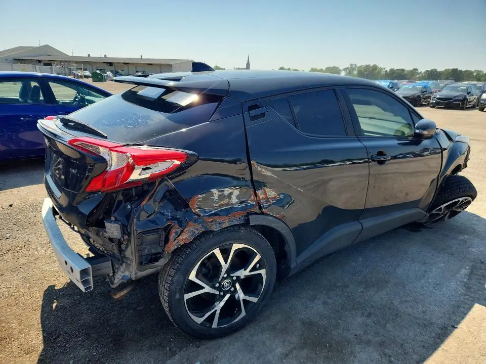 2019 TOYOTA C-HR XLE  