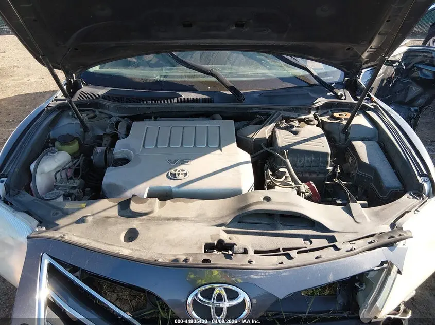 2011 TOYOTA CAMRY XLE V6