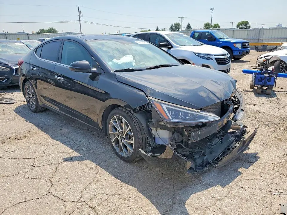 2019 HYUNDAI ELANTRA SE  