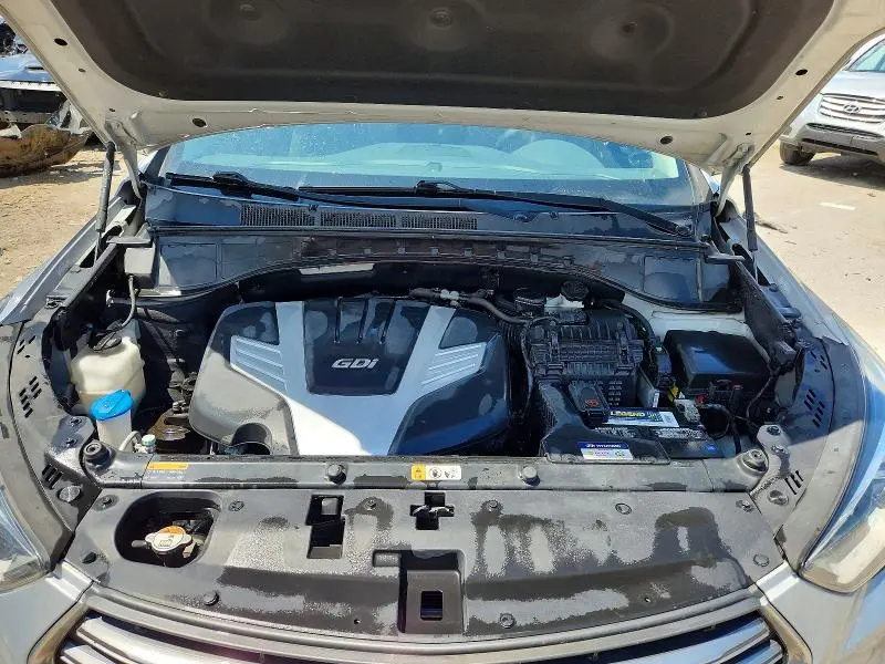 2017 HYUNDAI SANTA FE SE  