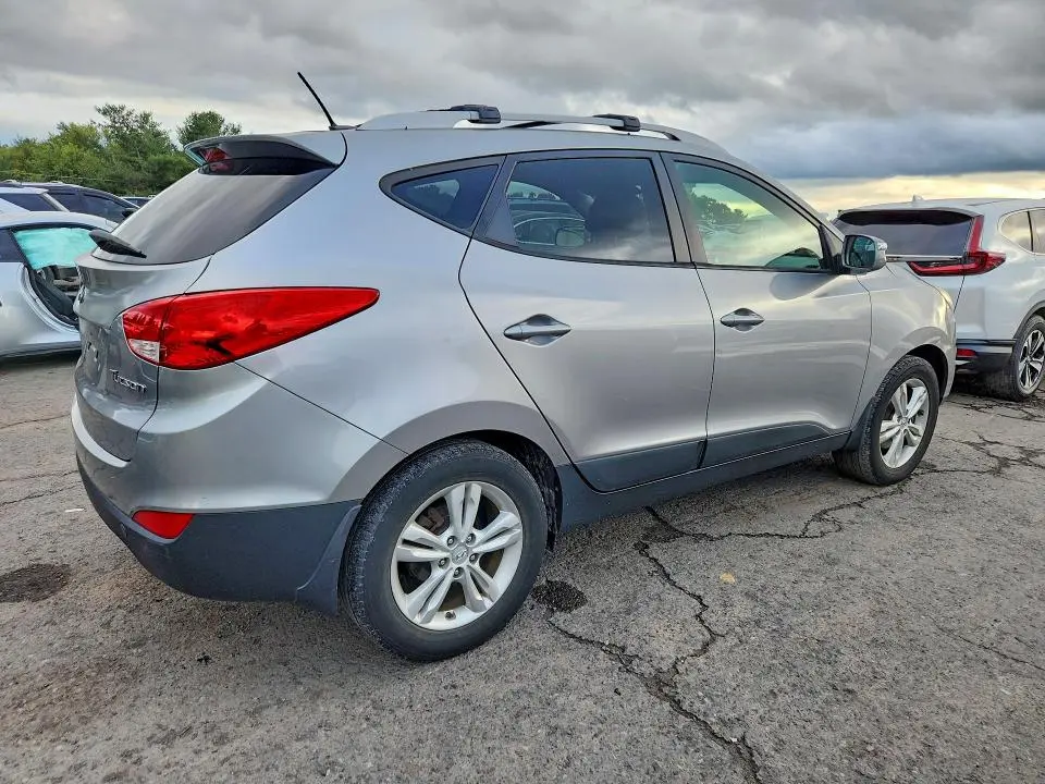 2012 HYUNDAI TUCSON GLS  