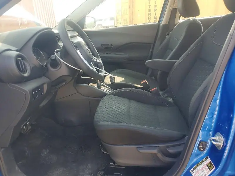 2021 NISSAN KICKS S  