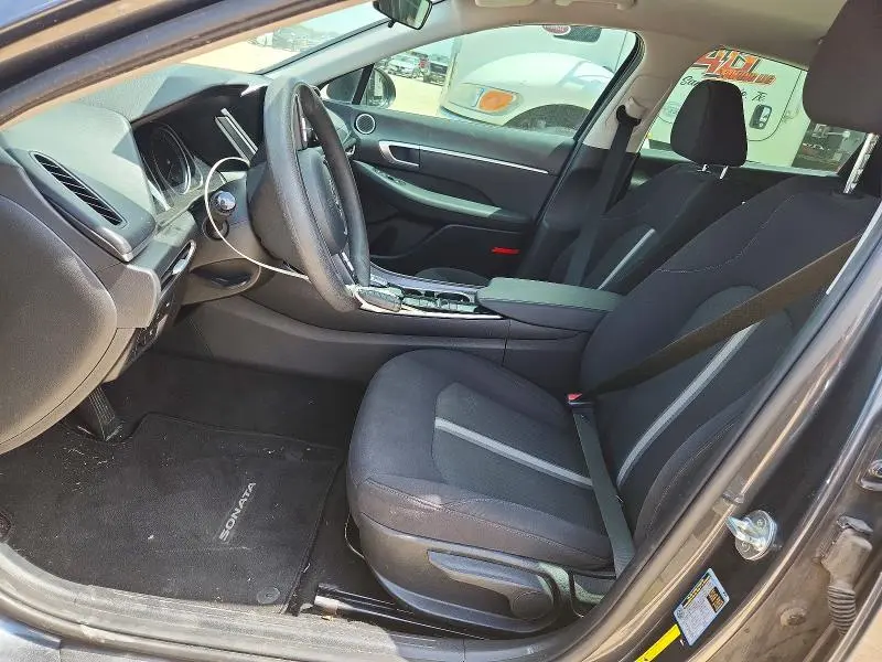 2022 HYUNDAI SONATA SE  