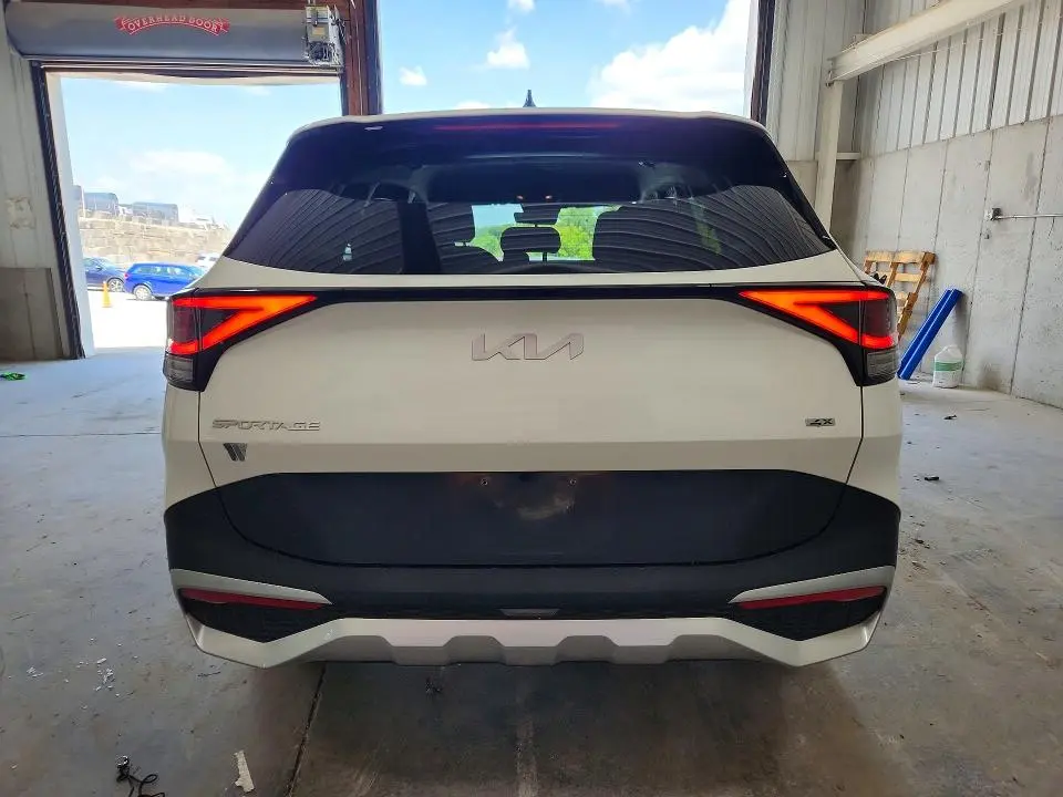 2023 KIA SPORTAGE LX  