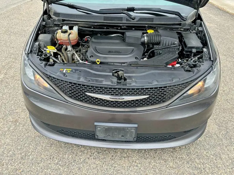 2022 CHRYSLER VOYAGER LX  