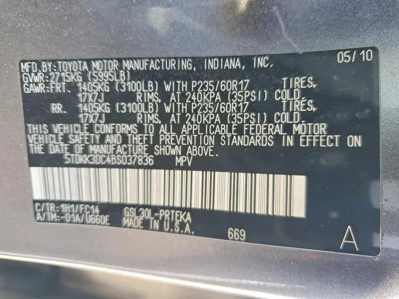 2011 TOYOTA SIENNA LE  