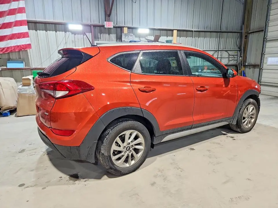 2017 HYUNDAI TUCSON SE  