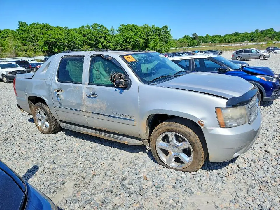 2011 CHEVROLET AVALANCHE LTZ  
