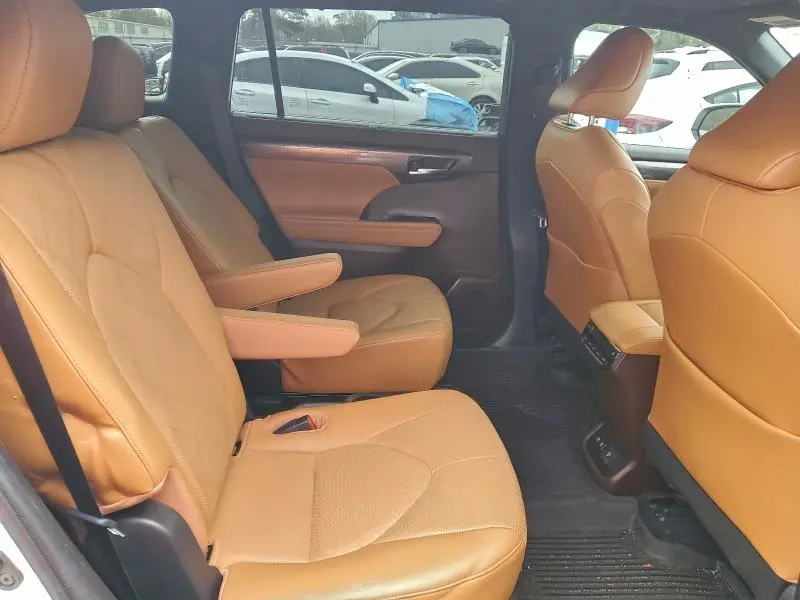 2021 TOYOTA HIGHLANDER PLATINUM  