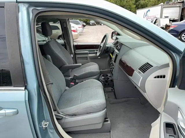 2010 CHRYSLER TOWN & COUNTRY TOURING  