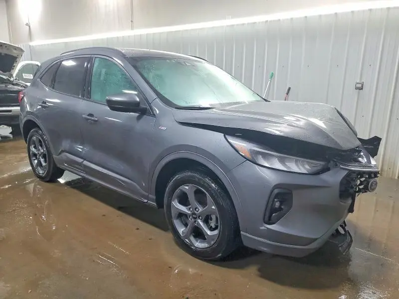 2023 FORD ESCAPE ST LINE SELECT  