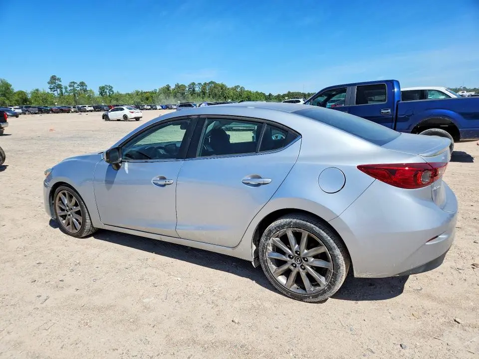 2018 MAZDA 3 TOURING  