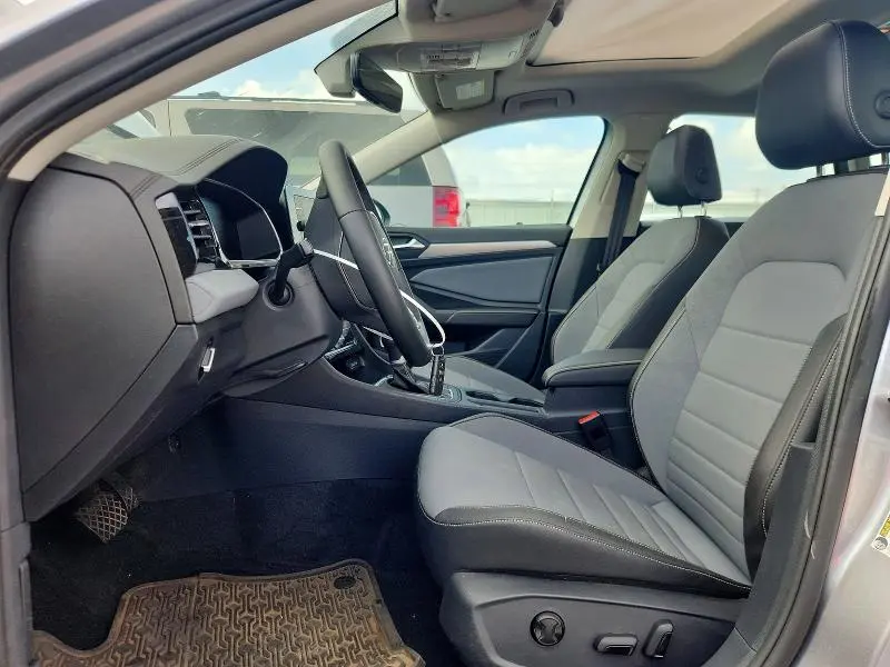 2025 VOLKSWAGEN JETTA SE  