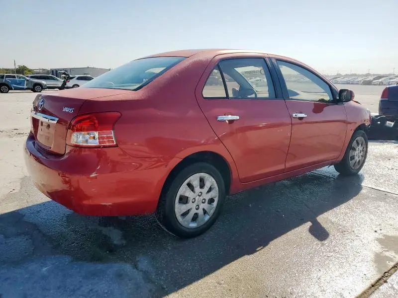 2011 TOYOTA YARIS BASE  