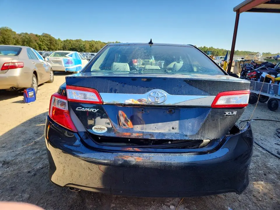 2012 TOYOTA CAMRY XLE V6  