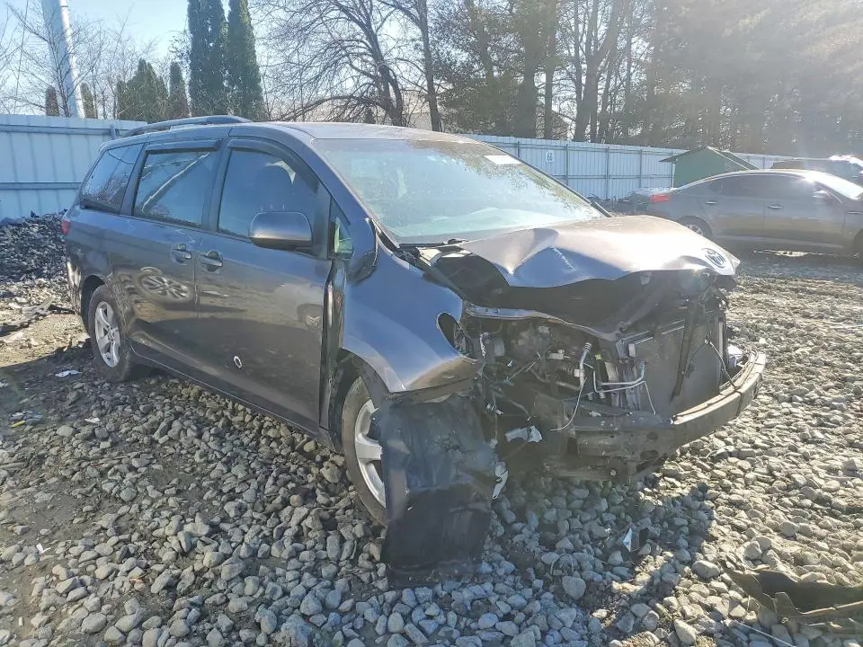 2015 TOYOTA SIENNA LE 8 PASSENGER  