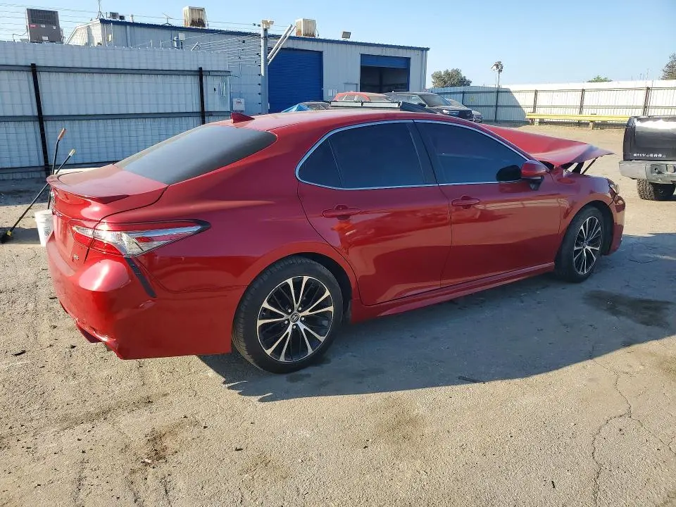 2019 TOYOTA CAMRY SE  
