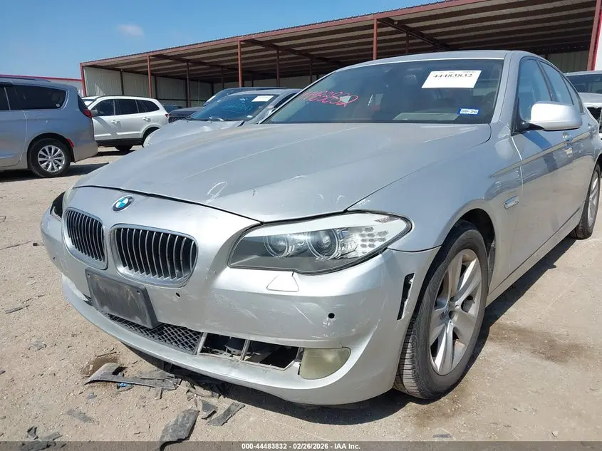 2011 BMW 528I  