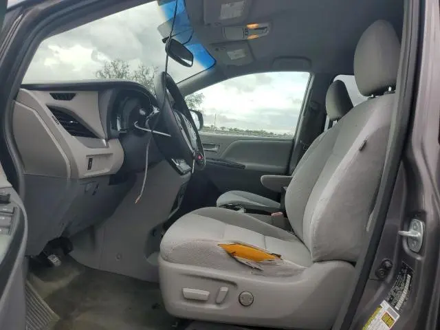 2016 TOYOTA SIENNA LE  