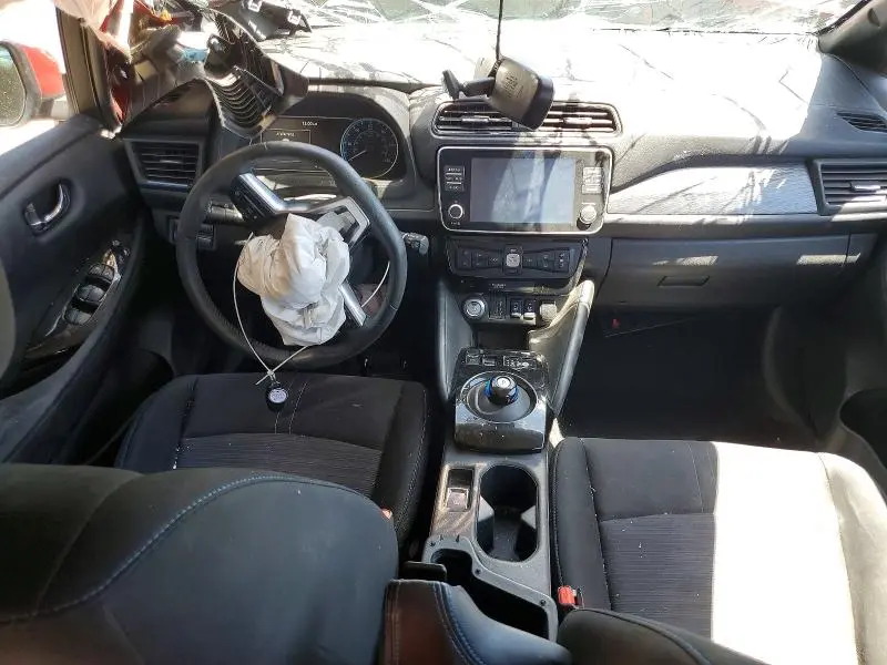 2021 NISSAN LEAF SV  