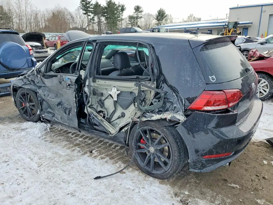 2021 VOLKSWAGEN GTI S  